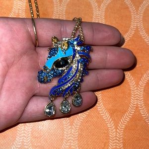 Horse necklace or pin